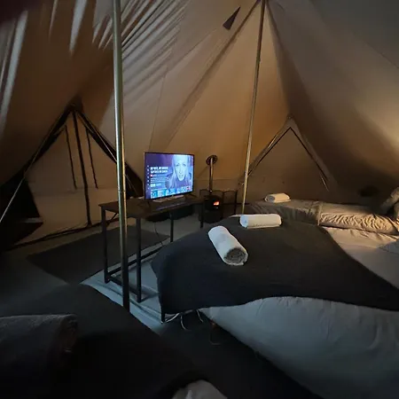 Cozy Hot Tent With Log Burner & Hot Tub Left Tent Dwyran Exterior photo