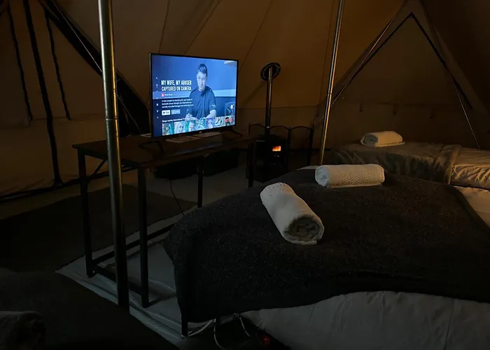 Cozy Hot Tent With Log Burner & Hot Tub Left Tent